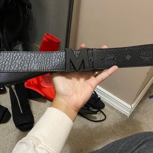 Black MCM men’s belt